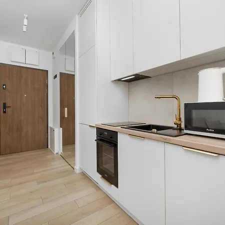 아파트 Nowoczesny Typu W Centrum Wroclawia Z Parkingiem By Renters